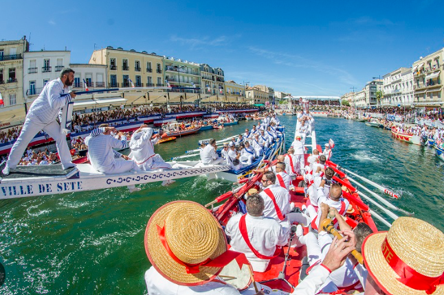 Location de bateau à la journée pendants la Saint louis 2024 avec JLC LOCATION à Sète 