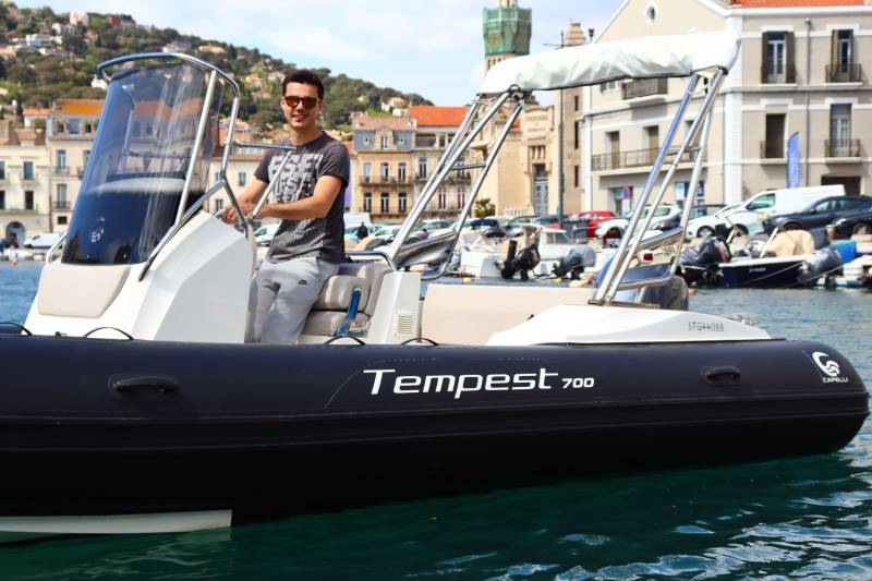 BATEAU SEMI-RIGIDE CAPELLI TEMPEST 700
