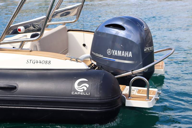 BATEAU SEMI-RIGIDE CAPELLI TEMPEST 700